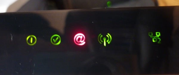 Почему горит красная лампочка на Wi-Fi роутере Ростелеком?